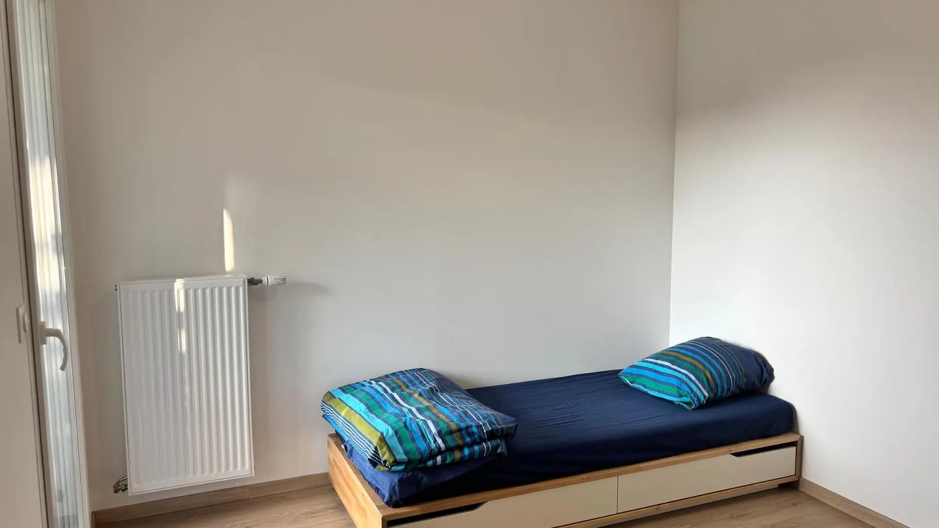 Habitación en casa particular Chambre Neuve Chez Habitant Vénissieux